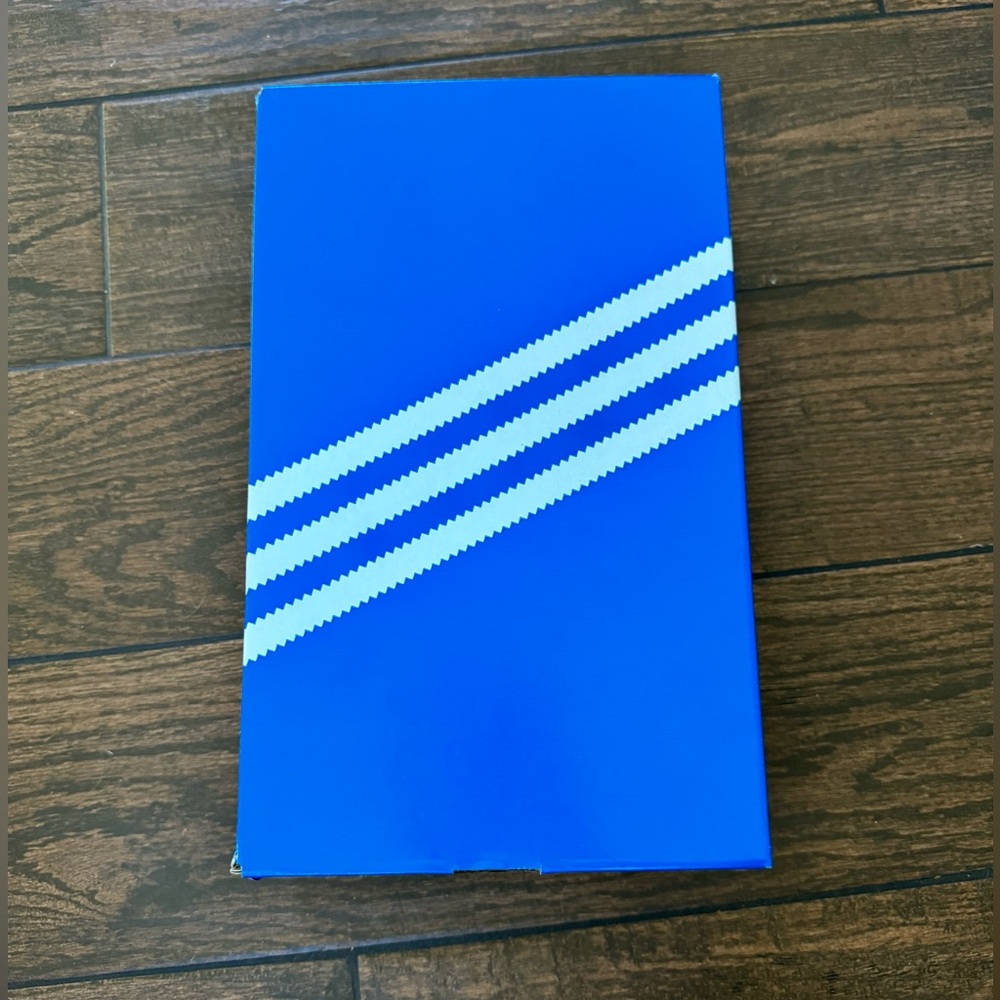 woman’s adidas sambas size 8.5